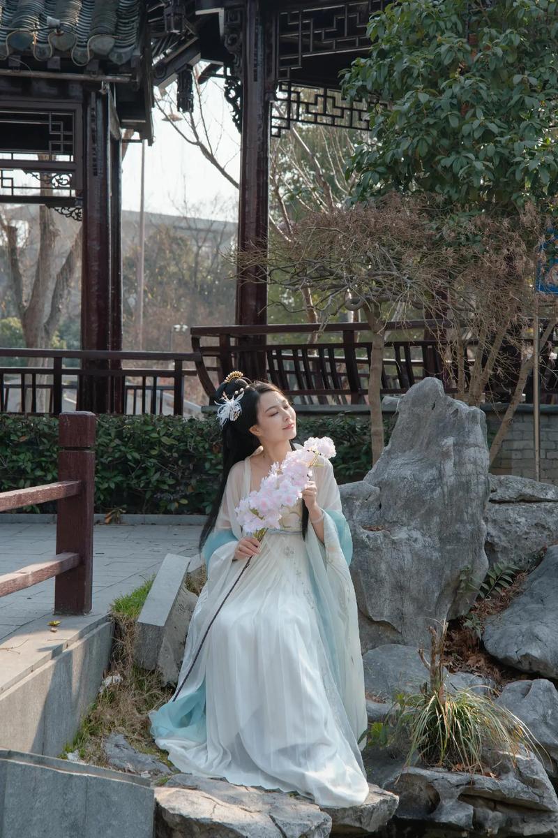 中山汉服模特兼职(兼职汉服街拍模特是实的吗)