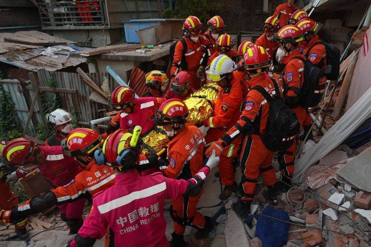 中国救援队赴缅甸地震灾区救援：尽全力营救被困人员