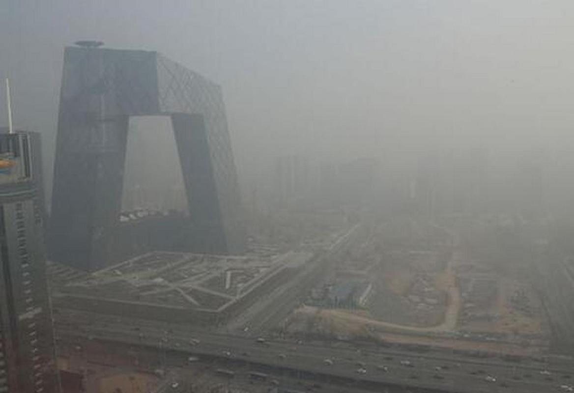 北京出现雾霾天气