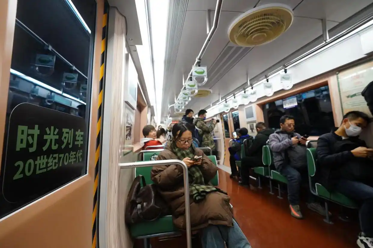 北京地铁“时光列车”今起再上线，周末两天均可乘车“打卡”