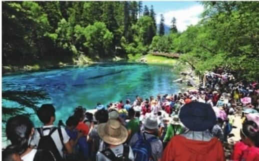 湖南人避暑不怕“烧钱” 国内游名山胜水、大草原最热门