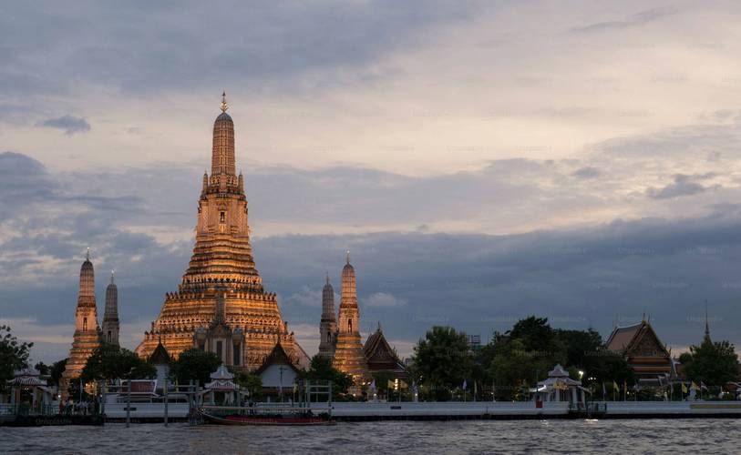 中国游客夺回“榜一大哥”，国庆假期预计日均200万人出境，“老网红”泰国失宠