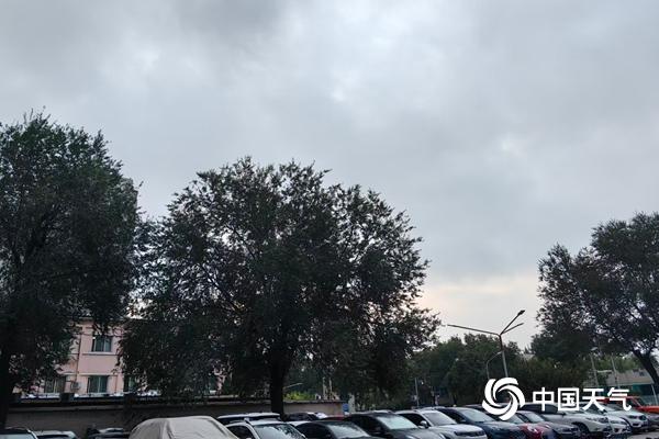 北京今天多云为主气温升 明后天将有小雨降温需注意防雨添衣