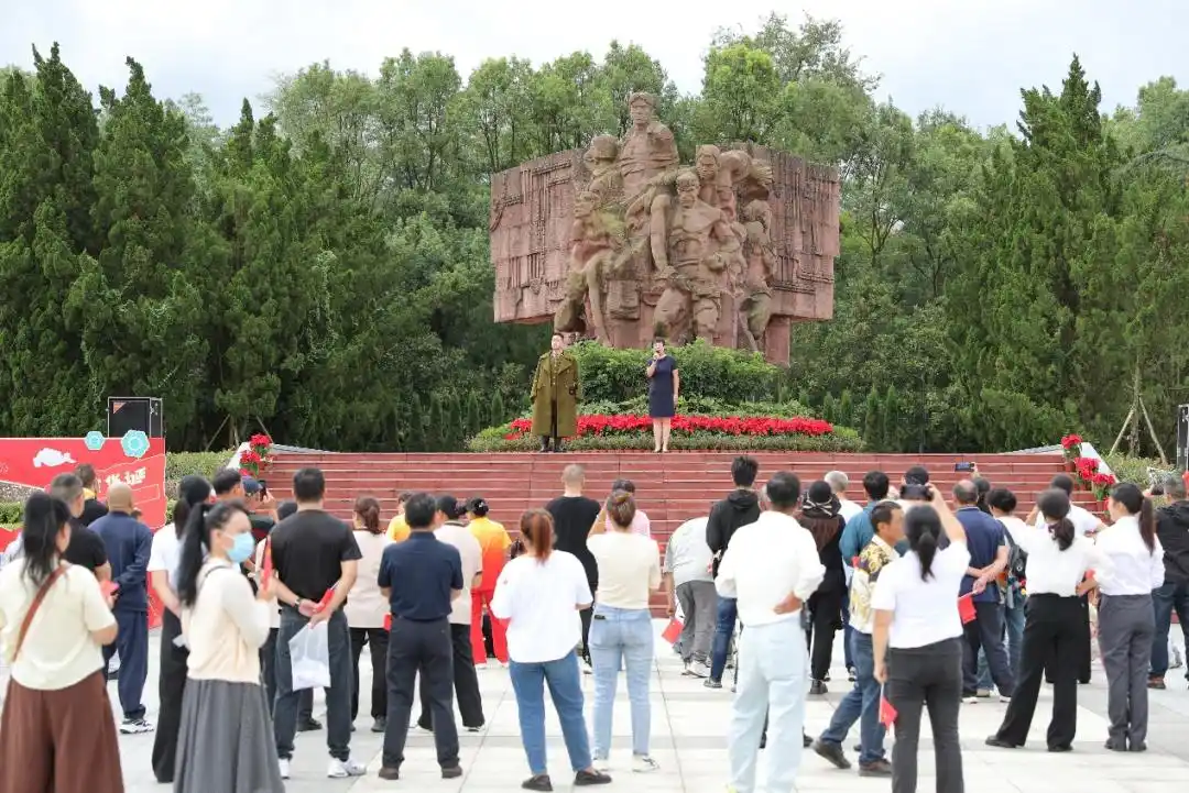 息烽国庆首日文旅市场热力全开