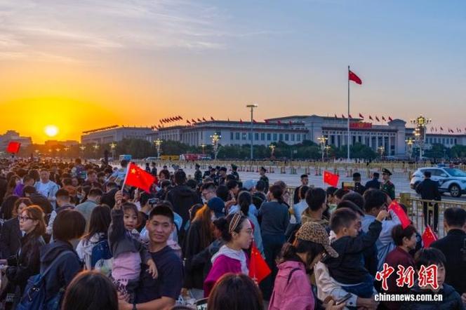 国庆中秋假期出境游大增，外媒：旅游业持续发展与向好的信号