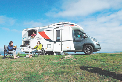 租车自驾游调查：遇旺季车型少 超时退租麻烦多