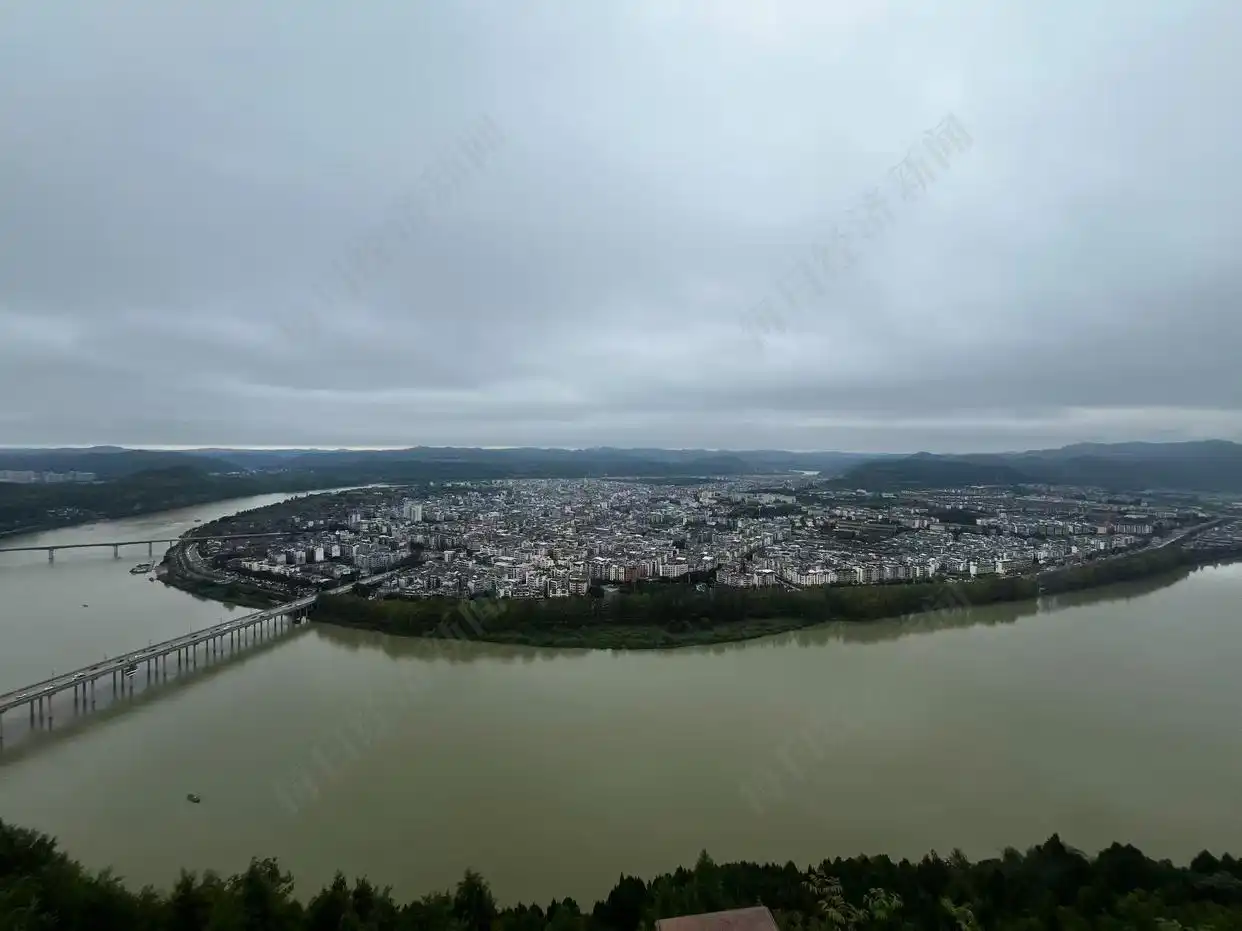 2025年“超级黄金周”数据盘点：出境入境双线升温，音乐节和体育赛事再度带火县域旅游