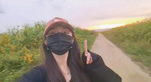 杨幂去了龙井日本遗址博物馆 旅行意义非凡