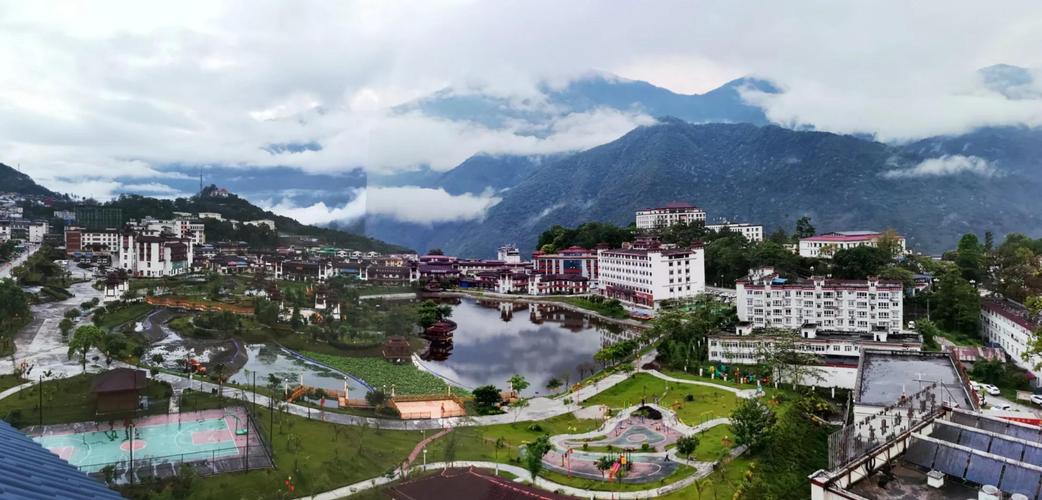 西藏林芝市巴宜区：洞天福地展新颜