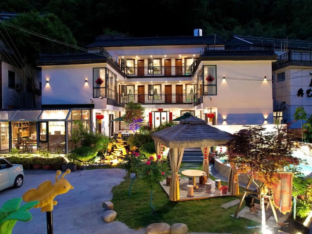 “五一”旅游预订潮提前到来，多家酒店民宿已满房