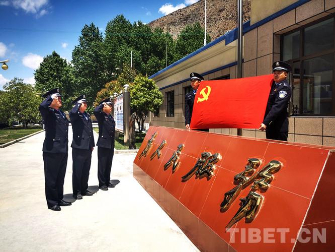 项目名称：中华人民共和国西藏出入境边防检查总站林芝边境管理支队广告制作及印刷服务项目