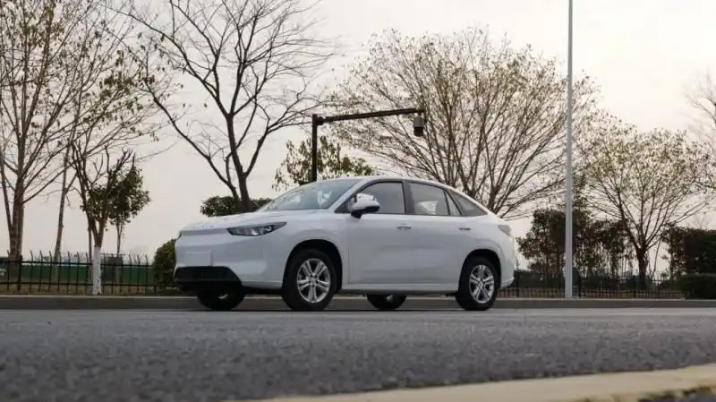 网约车租车告别“瞎卷”！新政背后，藏着吉利曹操60成“隐形赢家”剧本