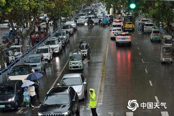 今天河南大范围降雨持续局地有大暴雨 冷空气将带来大风降温