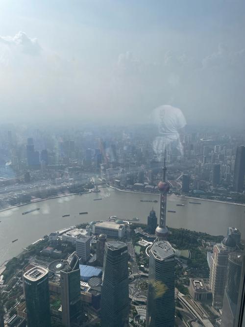 上海高空观光云端之旅翻花样 俯瞰上海更立体